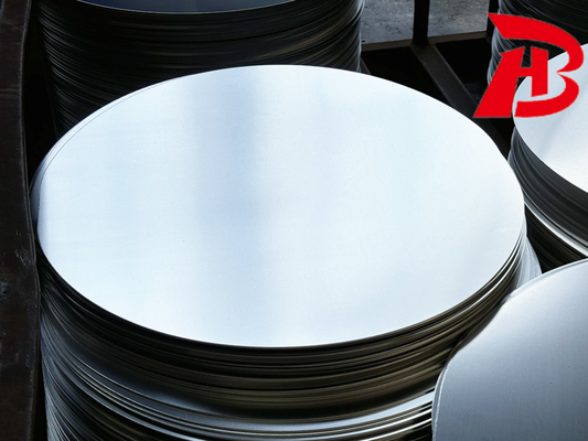 Herstellungsprozess Feine Aluminiumkreisoberfläche Glatte Spiegel Zugleistung Stark für nicht klebrige Kochgeschirr
