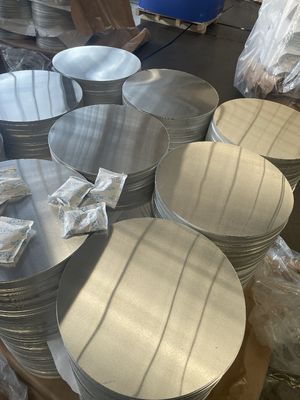 Aluminiumplatte mit hoher Fläche 1050/3003 Legierung O H12 Temperatur CC DC Material Tiefe Zeichnung Rissbeständig kundenspezifischer Durchmesser für Töpfe Pfanne Industriestempel