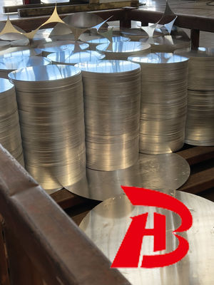 Industrielle Aluminiumbleche 1050/1060/3003 mit vollständig weichem und hartem Zustand, erhältlich im Dickenbereich von 0,5 bis 6 mm. Stabiler Lieferplan