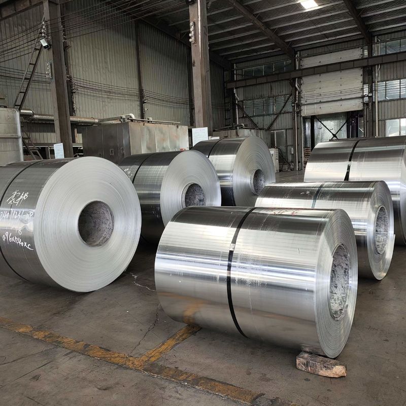 Kundenspezifisches 0,3-6 mm dickes Aluminium-Coilband für hochwertige Küchenutensilien mit robuster Seetransportfähigkeit