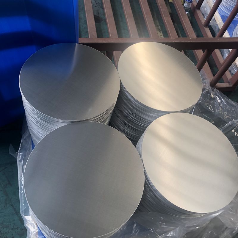 Aluminiumplatte mit hoher Fläche 1050/3003 Legierung O H12 Temperatur CC DC Material Tiefe Zeichnung Rissbeständig kundenspezifischer Durchmesser für Töpfe Pfanne Industriestempel