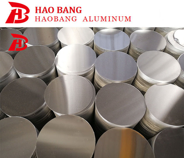 Industrielle Aluminiumbleche 1050/1060/3003 mit vollständig weichem und hartem Zustand, erhältlich im Dickenbereich von 0,5 bis 6 mm. Stabiler Lieferplan